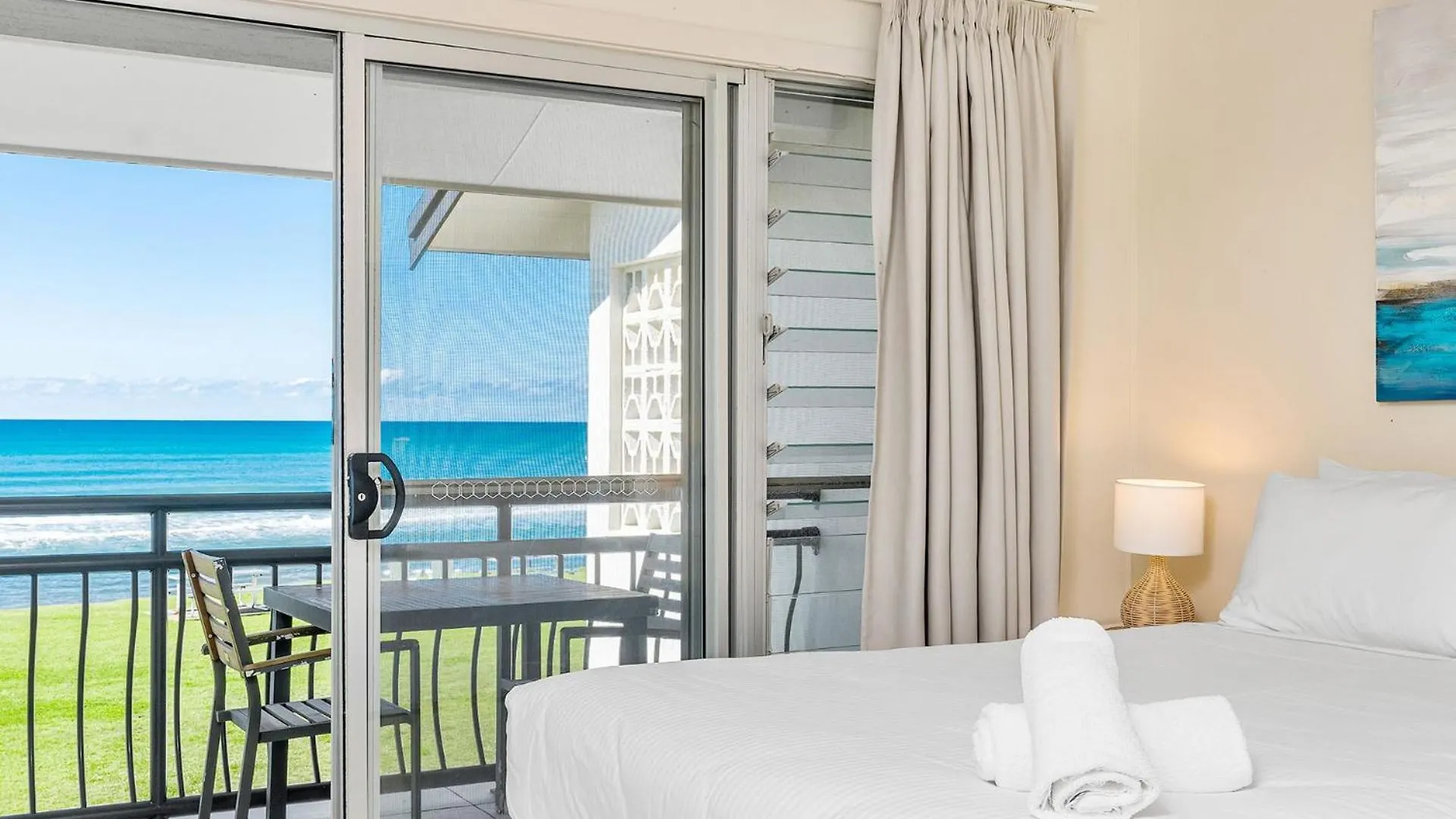 Absolute Beachfront Apartment 2T Lennox Head 0*,  Australia