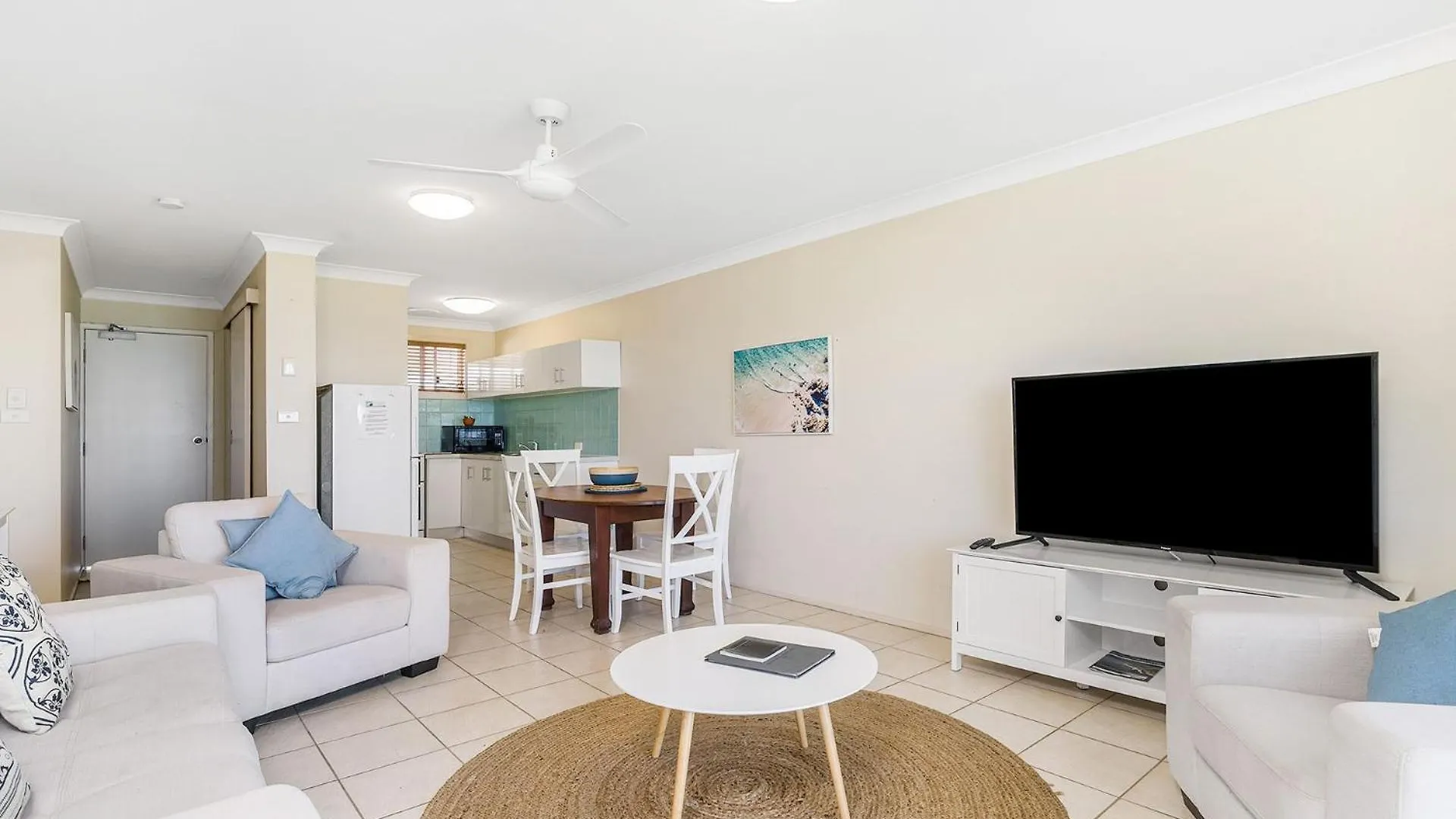 Absolute Beachfront Apartment 2T Lennox Head