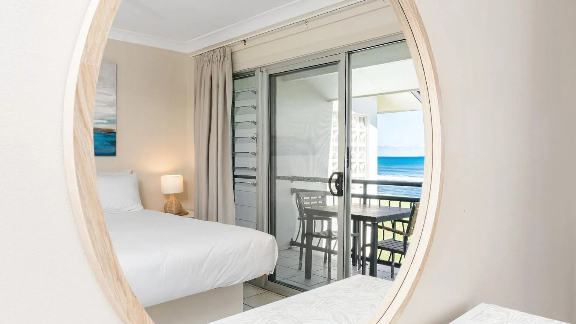 Absolute Beachfront Apartment 2T Lennox Head Australia
